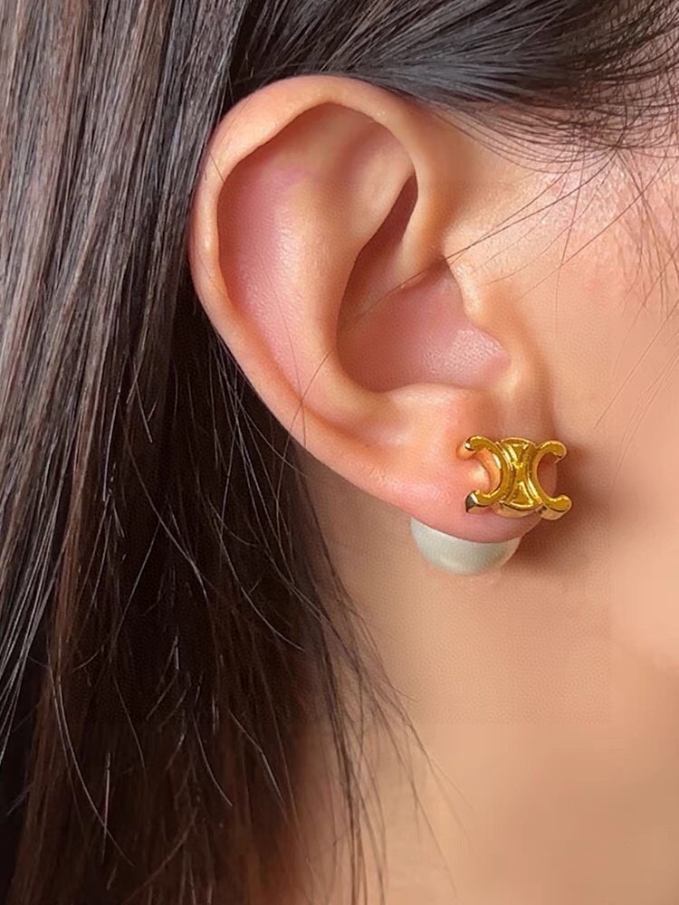 셀린느 신상 진주 레터링 귀걸이