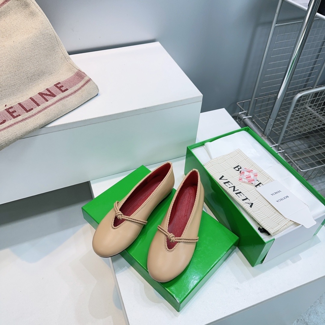 보테가베네타 26 신상 플랫 메리제인 단화