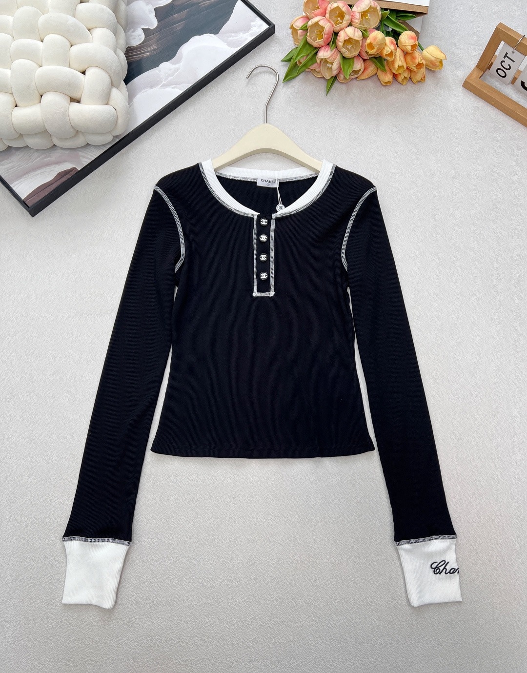 샤넬 신상 배색 긴팔