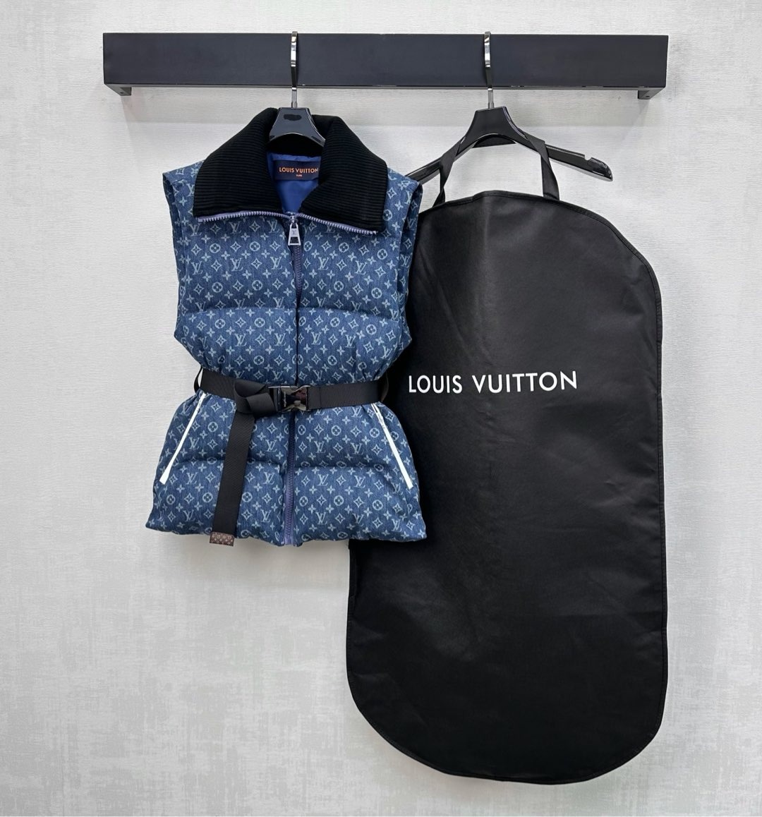 루이비통 25 신상 터틀넥 데님 패딩