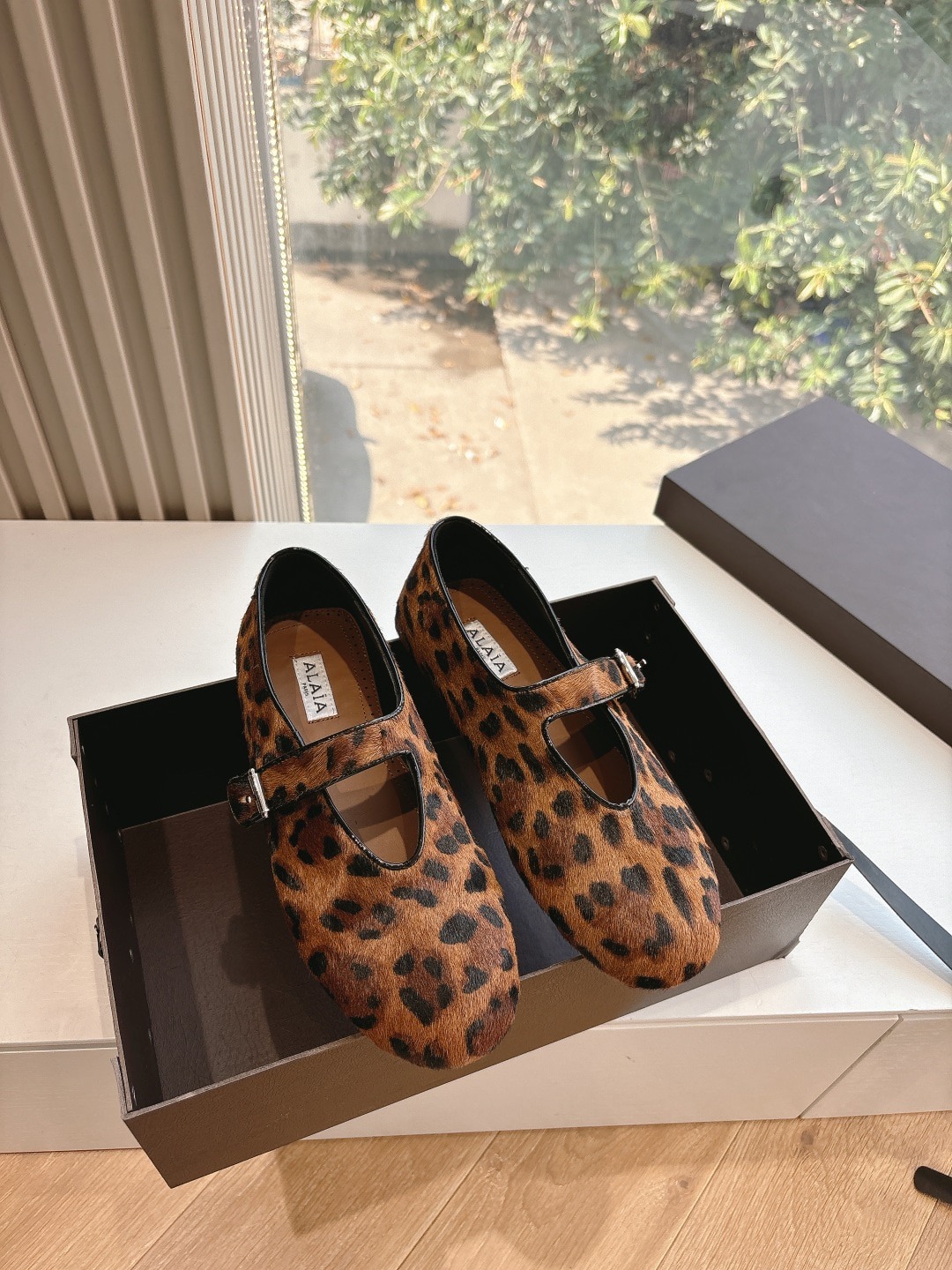 알라이아 26 신상 플랫슈즈