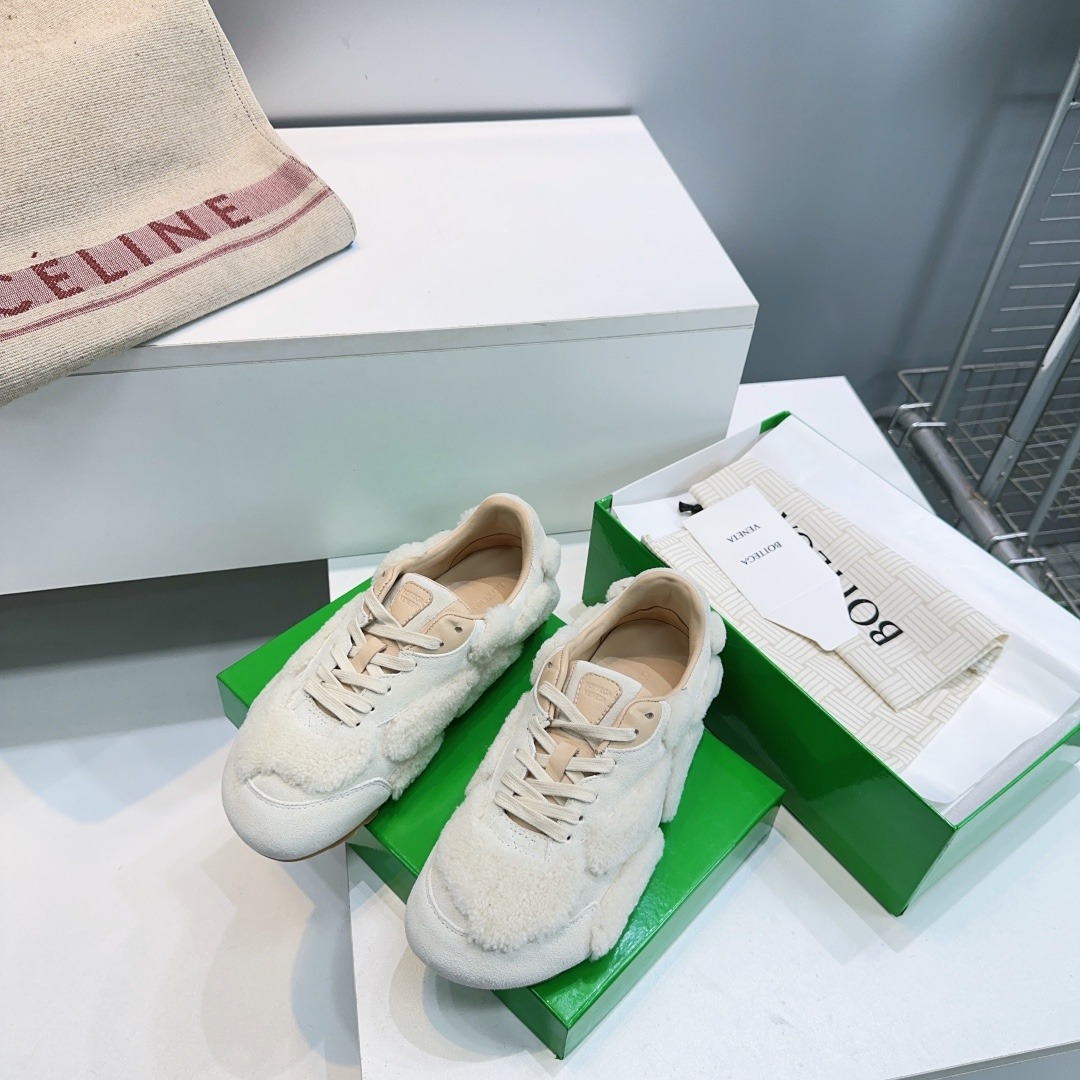 보테가베네타 26 신상 스웨이드 스니커즈