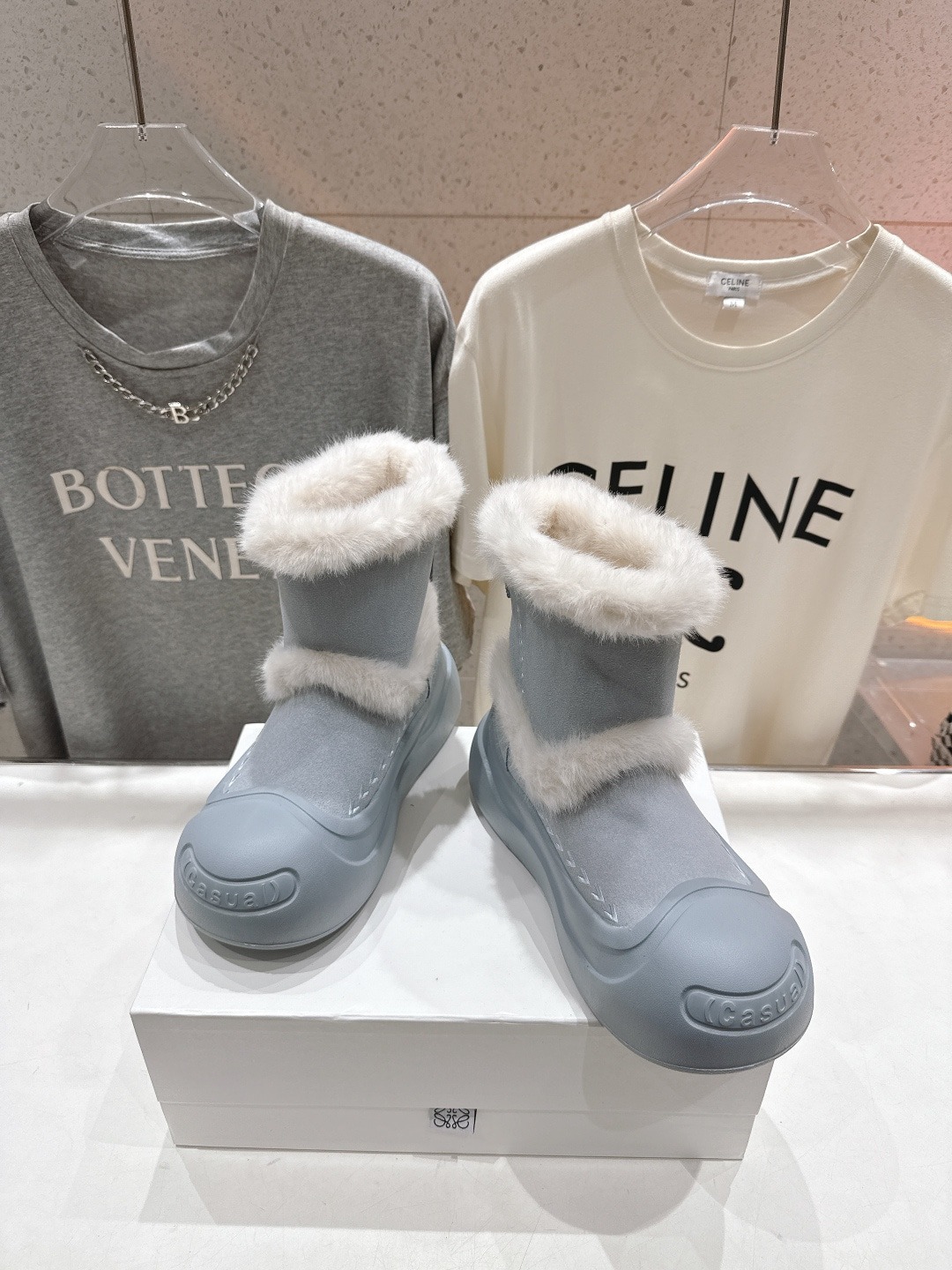 로에베 신상 스노우 양털부츠