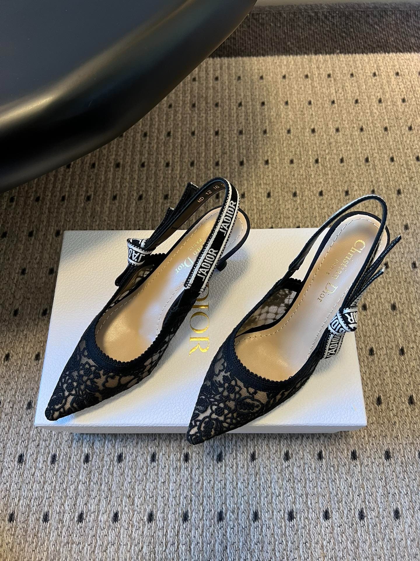 디올 26ss 스틸레토 리본 힐