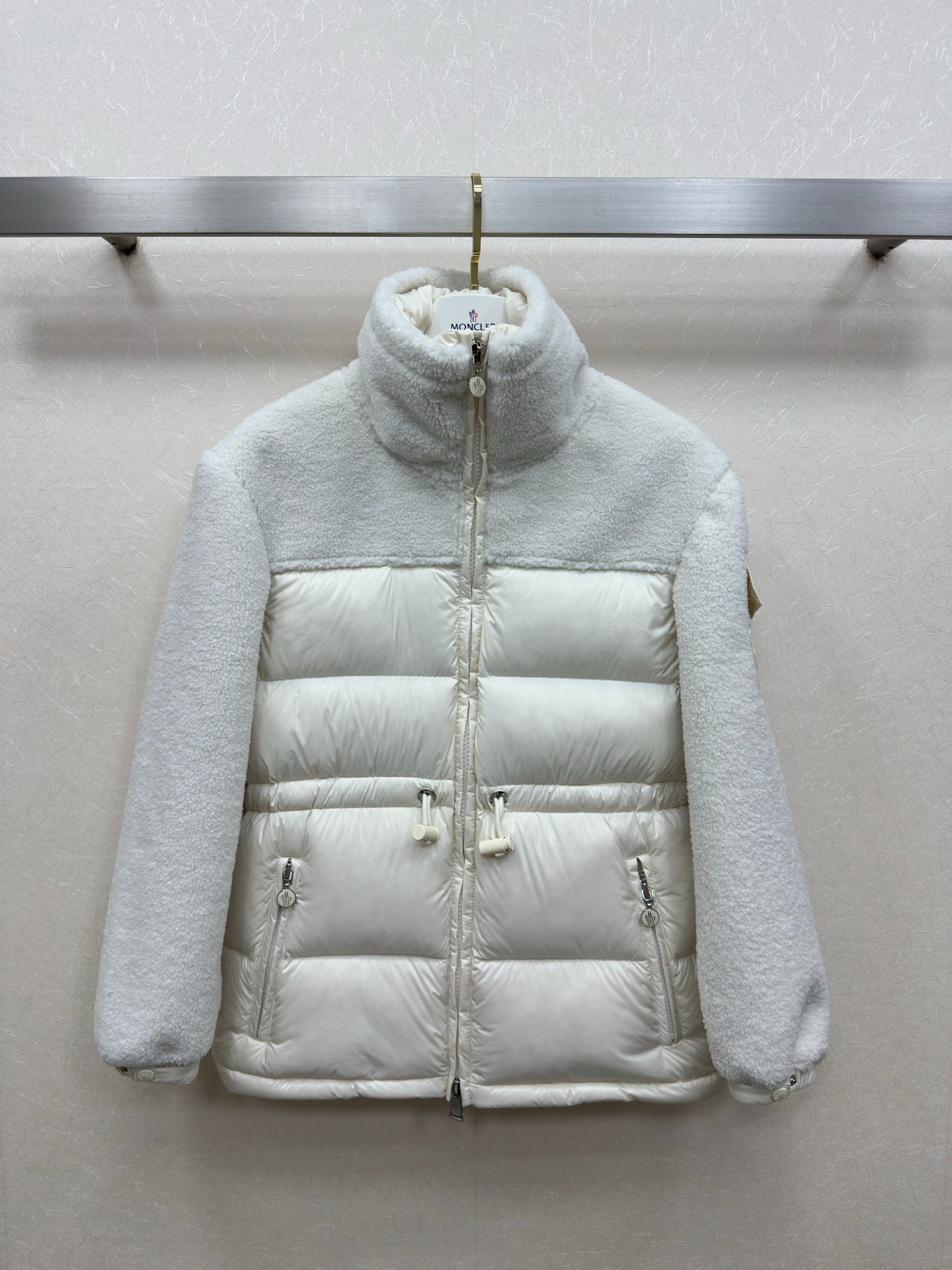 몽클레어 신상 에스코 숏다운 재킷