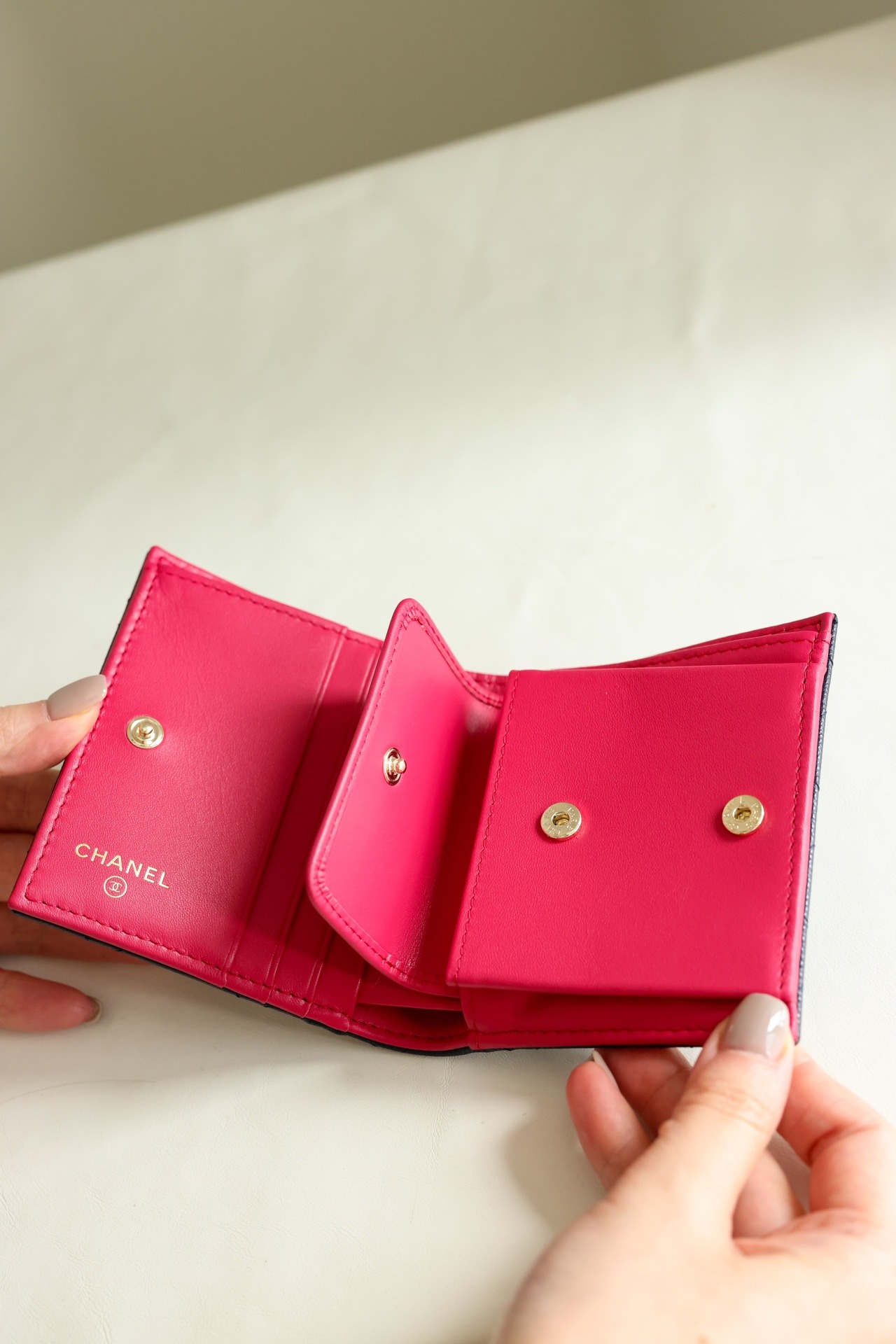 샤넬 23P 더블C 반지갑