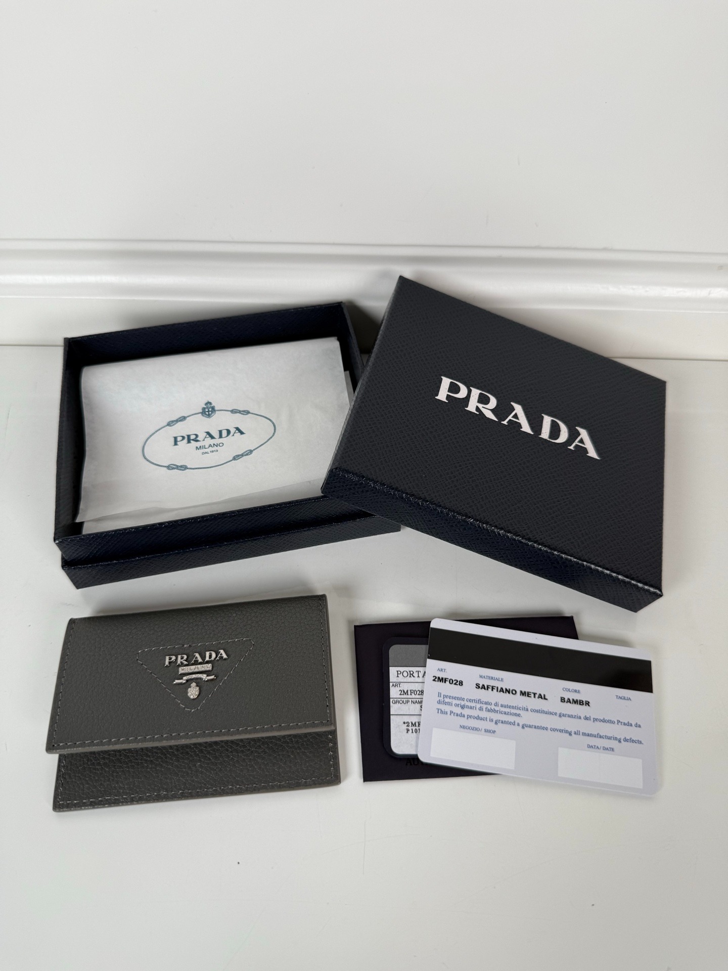 프라다 남녀공용 스몰 카드지갑