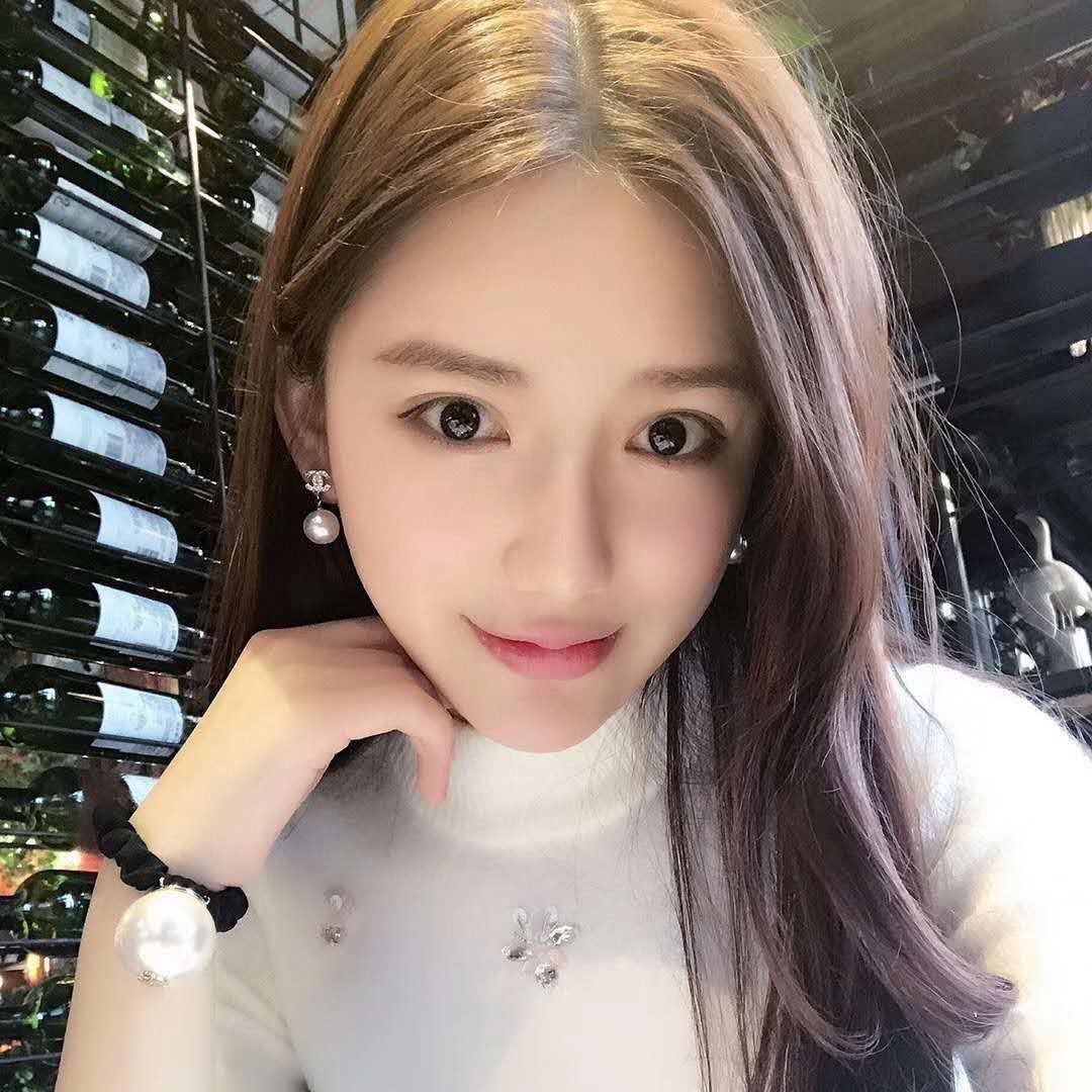 샤넬 신상 미니 더블C 진주 귀걸이