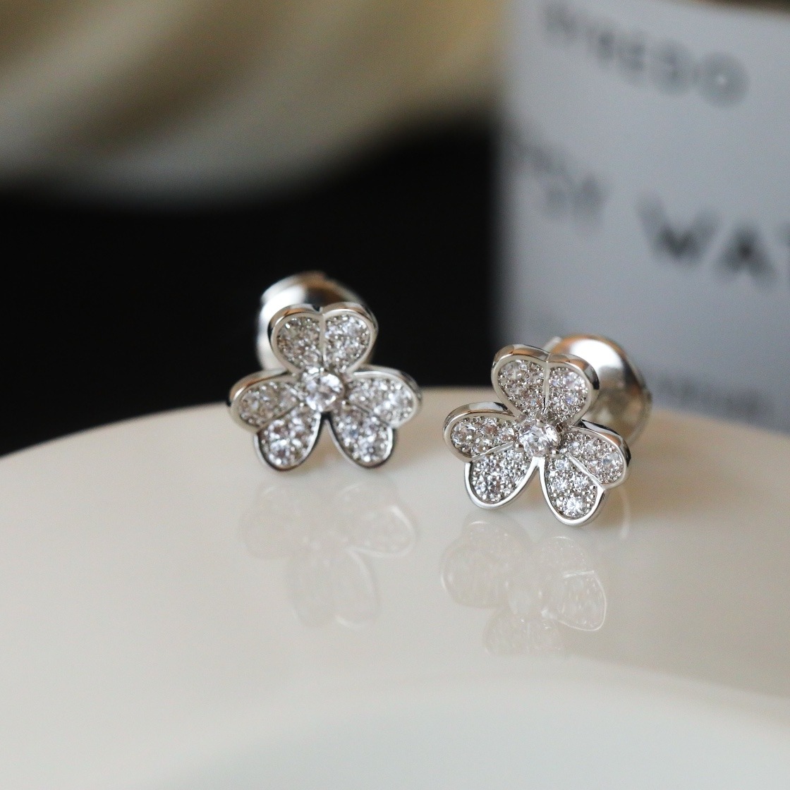 반클리프 프리볼 이어링